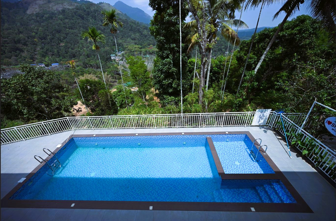 Anachal hotel swimming pool